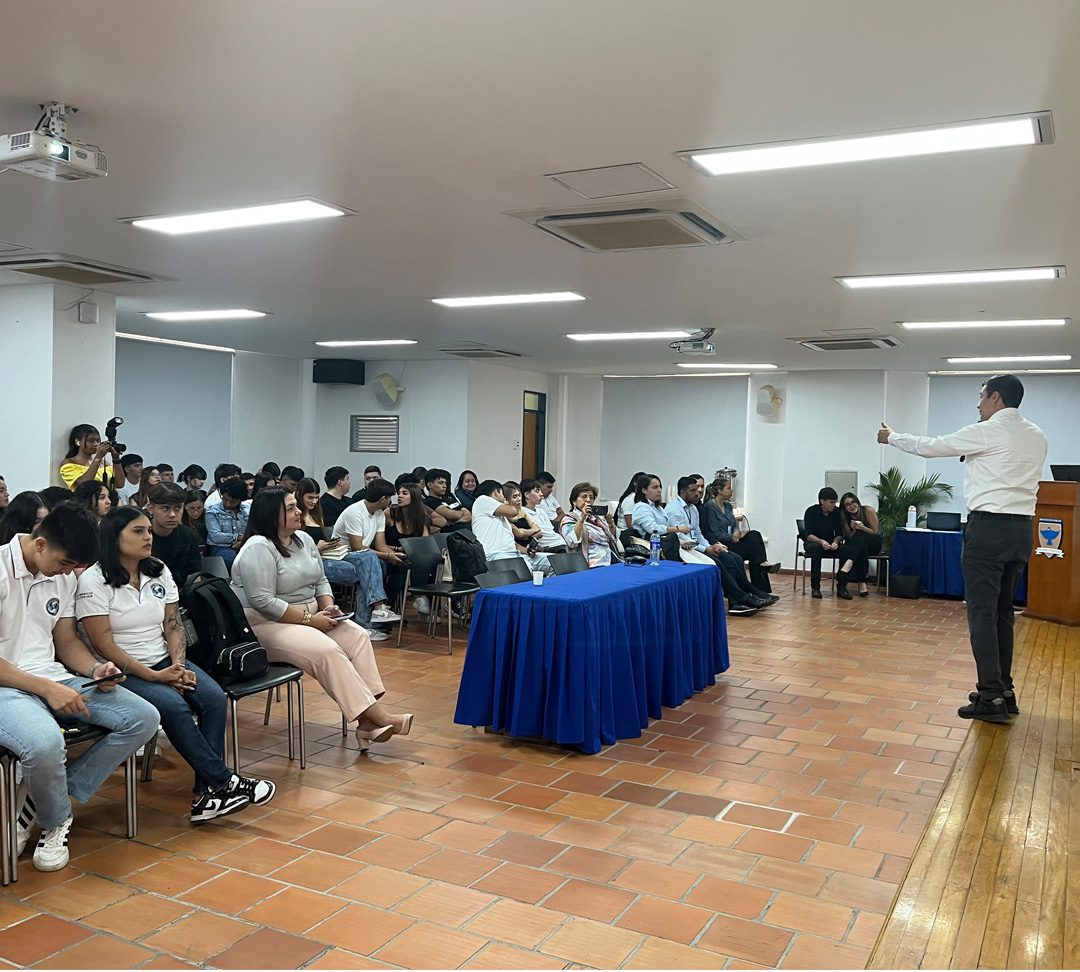 Participación como ponente en el Congreso Internacional de Comercio Exterior – UDES